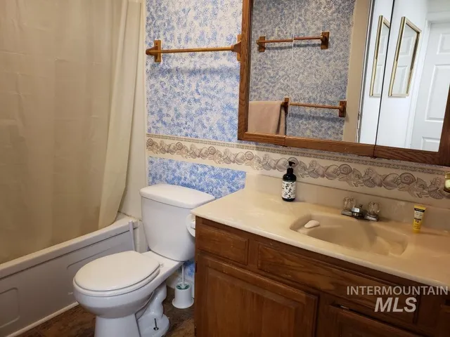 $379,000 | 205 Adams Street West, Huntington, OR 97907