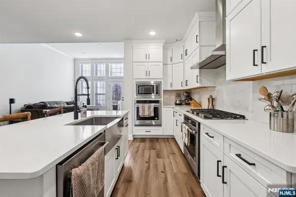 $995,000 | 28 Dahlia Drive, Warren, NJ 07059