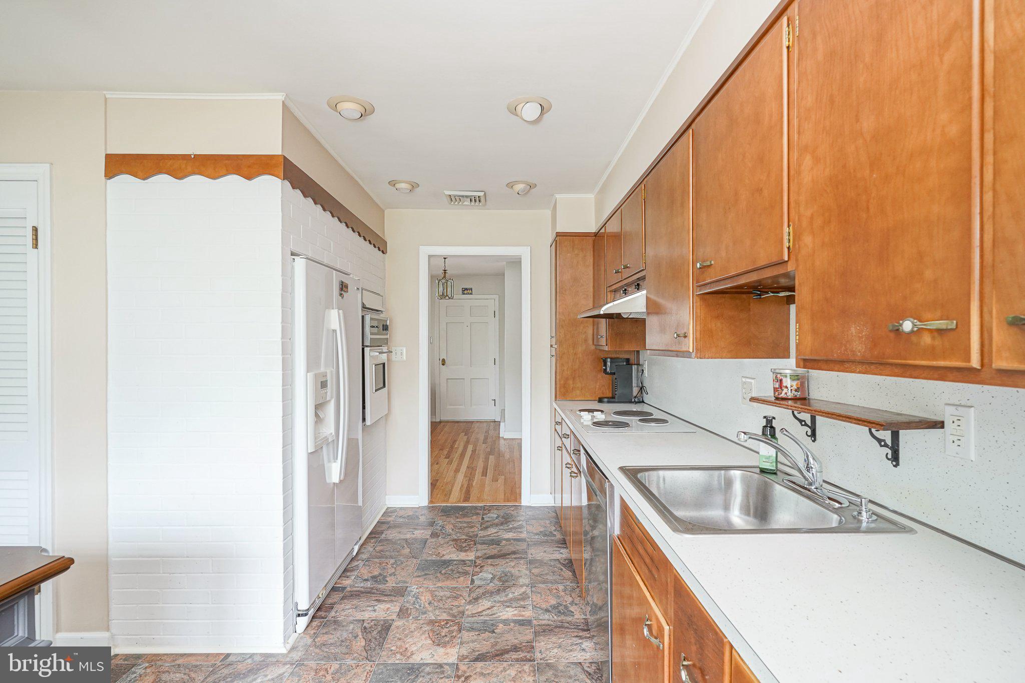 356 Democrat Road Gibbstown, NJ 08027 - Photo 14 of 34 Gallery Image 14