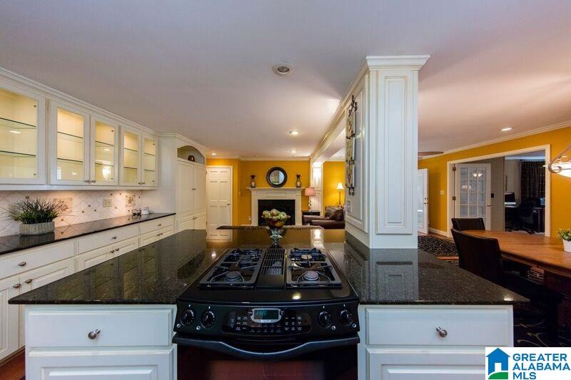 3429 Rock Ridge Circle Birmingham, AL 35210 - Photo 13 of 49