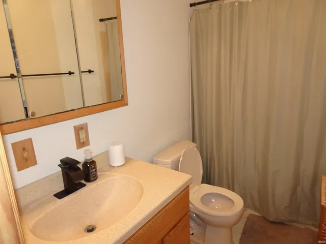 $259,900 | 8170 North Tippecanoe Drive, Walkerton, IN 46574