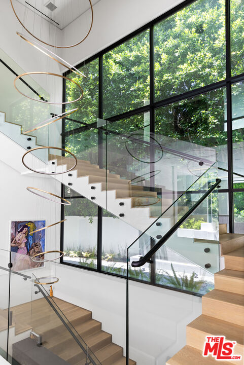 1488 Rising Glen Road Los Angeles, CA 90069 - Photo 14 of 37 a view of entryway and hall