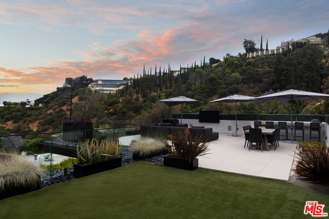 1488 Rising Glen Road Los Angeles, CA 90069 - Photo 34 of 37 a view of outdoor space yard and patio