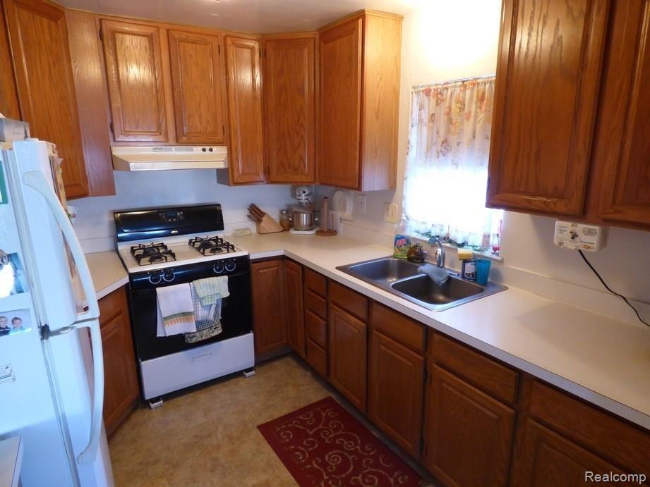 6155 Pointe Tremble Road Algonac, MI 48001 - Photo 3 of 36 P1240301.jpg