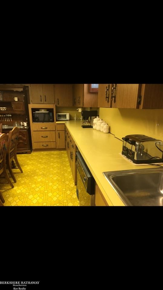 22494 David Eastpointe, MI 48021 - Photo 36 of 41 31321568-36.JPG