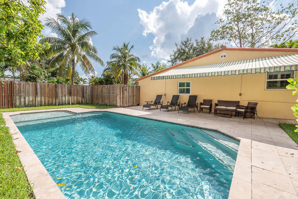 1928 Northeast 7th Pl  