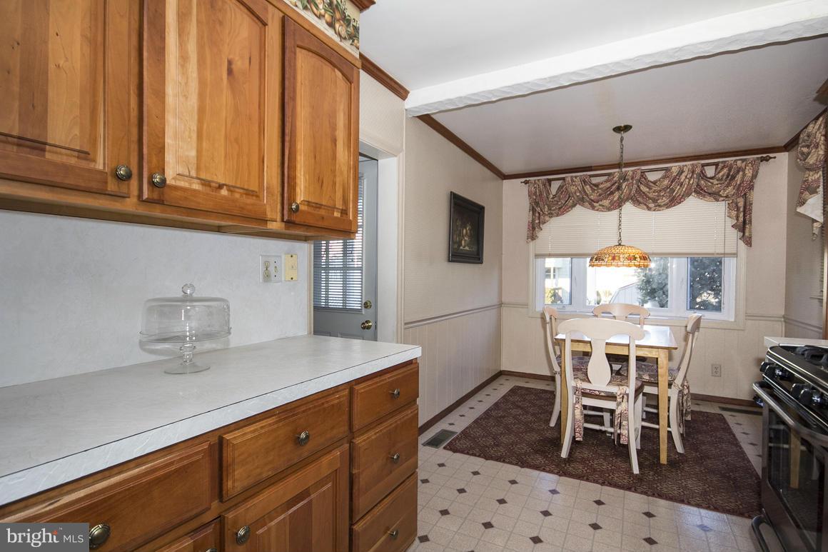 7818 Highpoint Road Baltimore, MD 21234 - Photo 9 of 30 Kitchen
