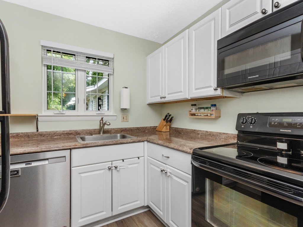 8 Nancy Road, Unit 4 Easton, MA 02375 - Photo 8 of 17 Gallery Image 8