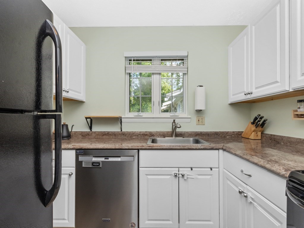 8 Nancy Road, Unit 4 Easton, MA 02375 - Photo 9 of 17 Gallery Image 9