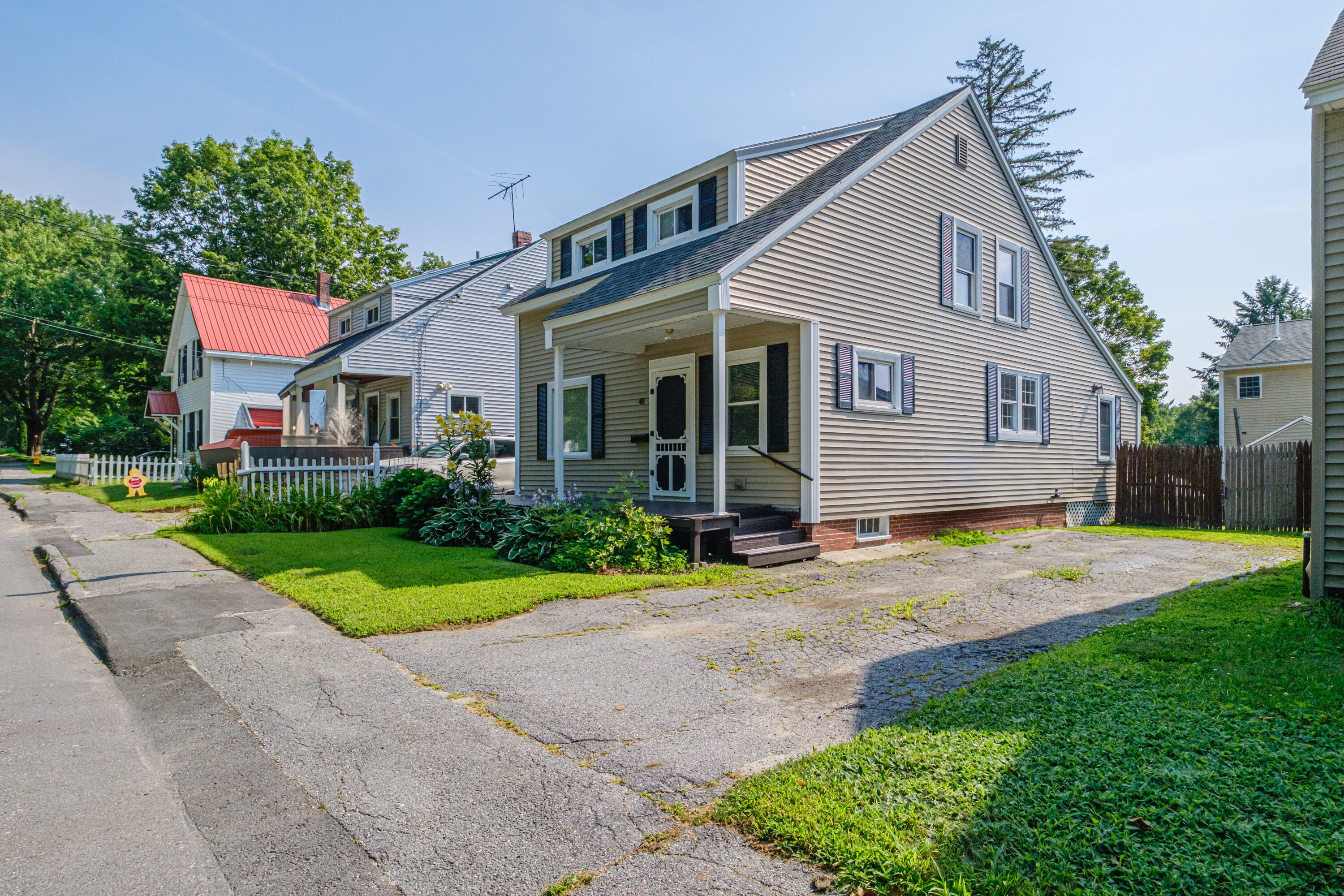 48 High Street Windham, ME 04062 - Photo 2 of 61 20250728gp-62001