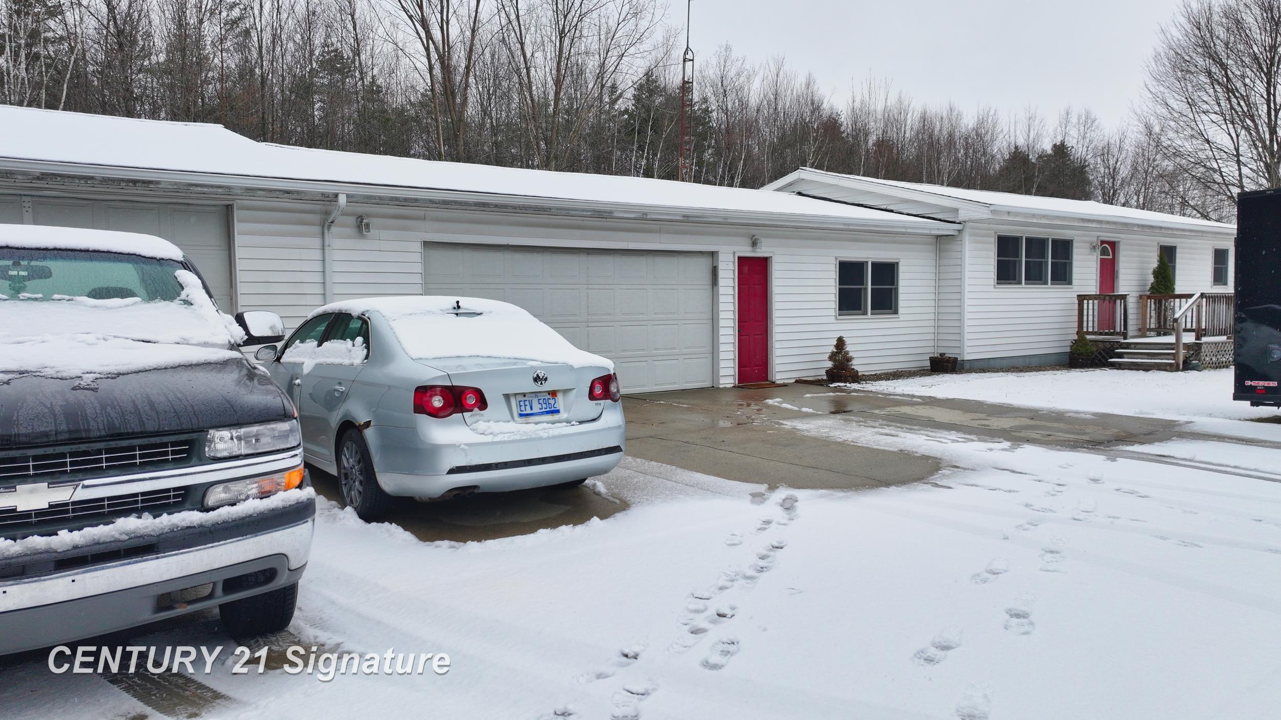 1620 South Fordney Road Hemlock, MI 48626 - Photo 2 of 41