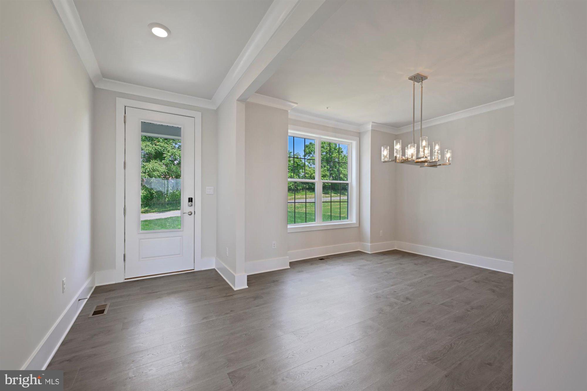 4516 Logmill Road Gainesville, VA 20155 - Photo 2 of 24