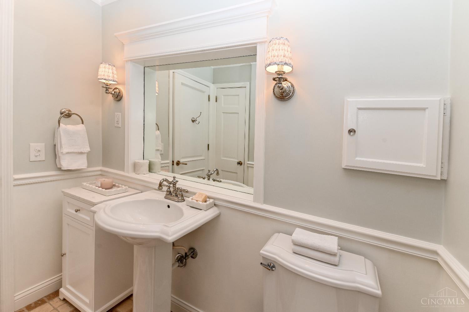 7835 Keller Road Cincinnati, OH 45243 - Photo 37 of 73