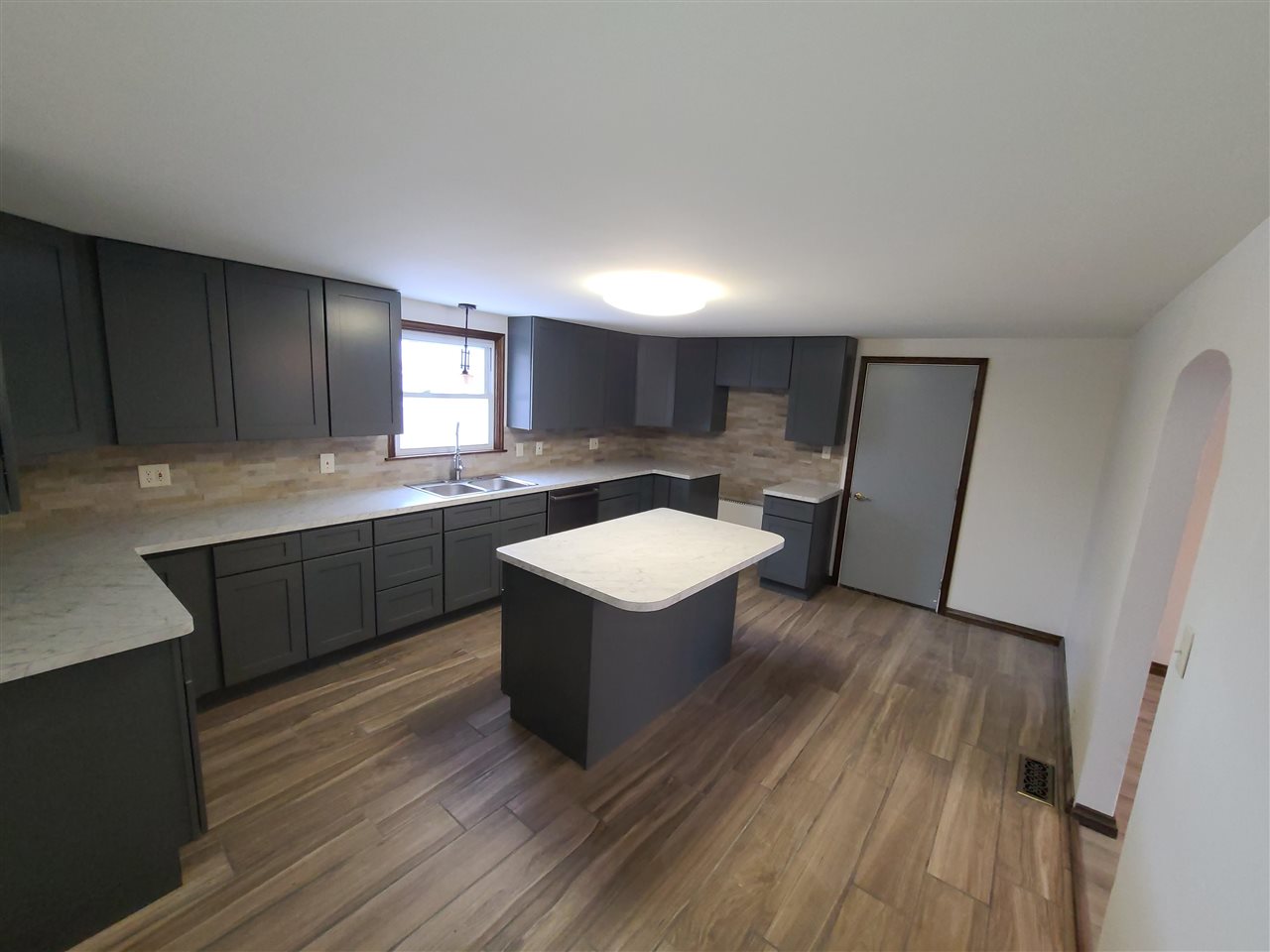 1147 South Huron Road Kawkawlin, MI 48631 - Photo 14 of 17 Gallery Image 14