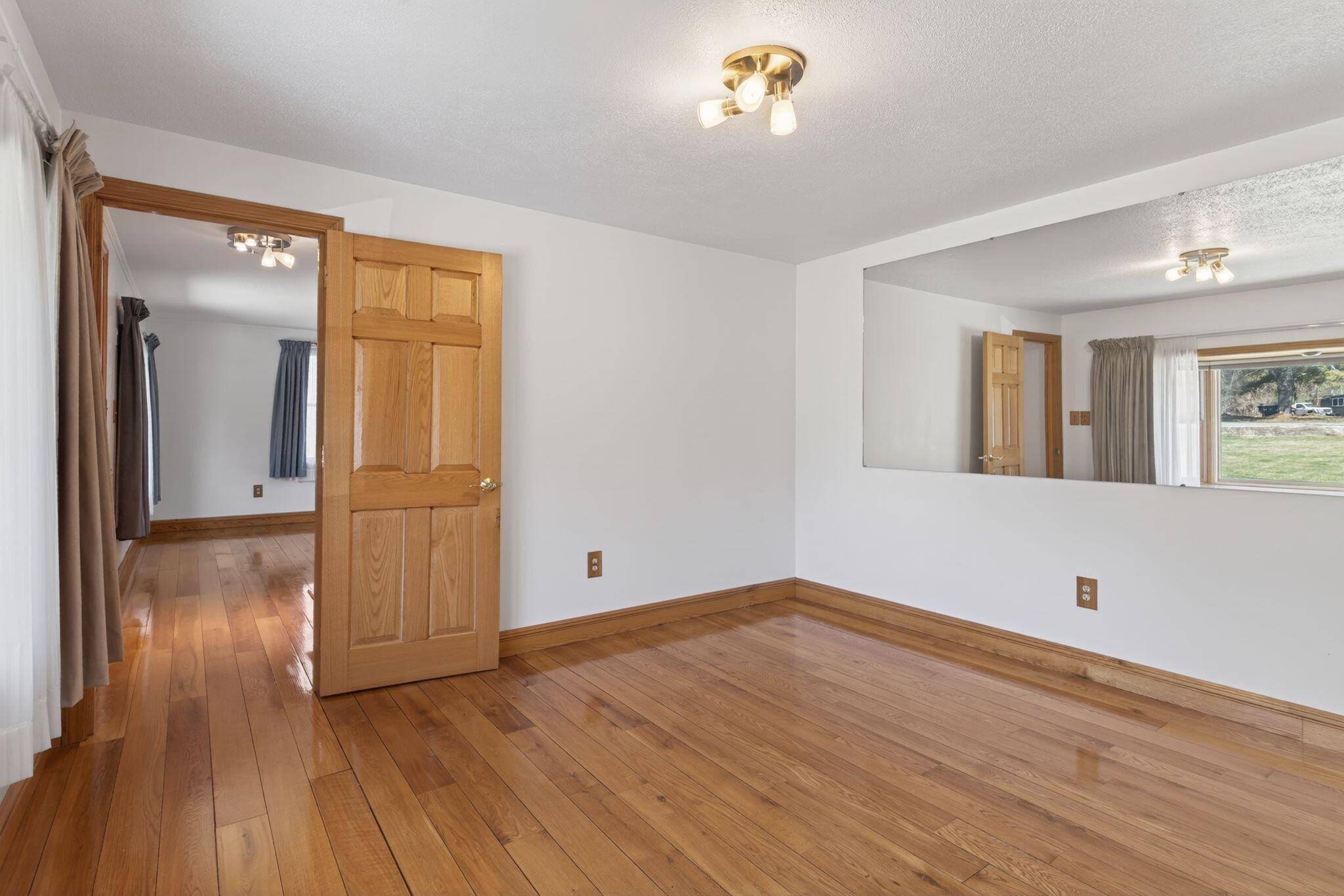 281 Portland Road Gray, ME 04039 - Photo 17 of 30 281_Portland_Rd_067
