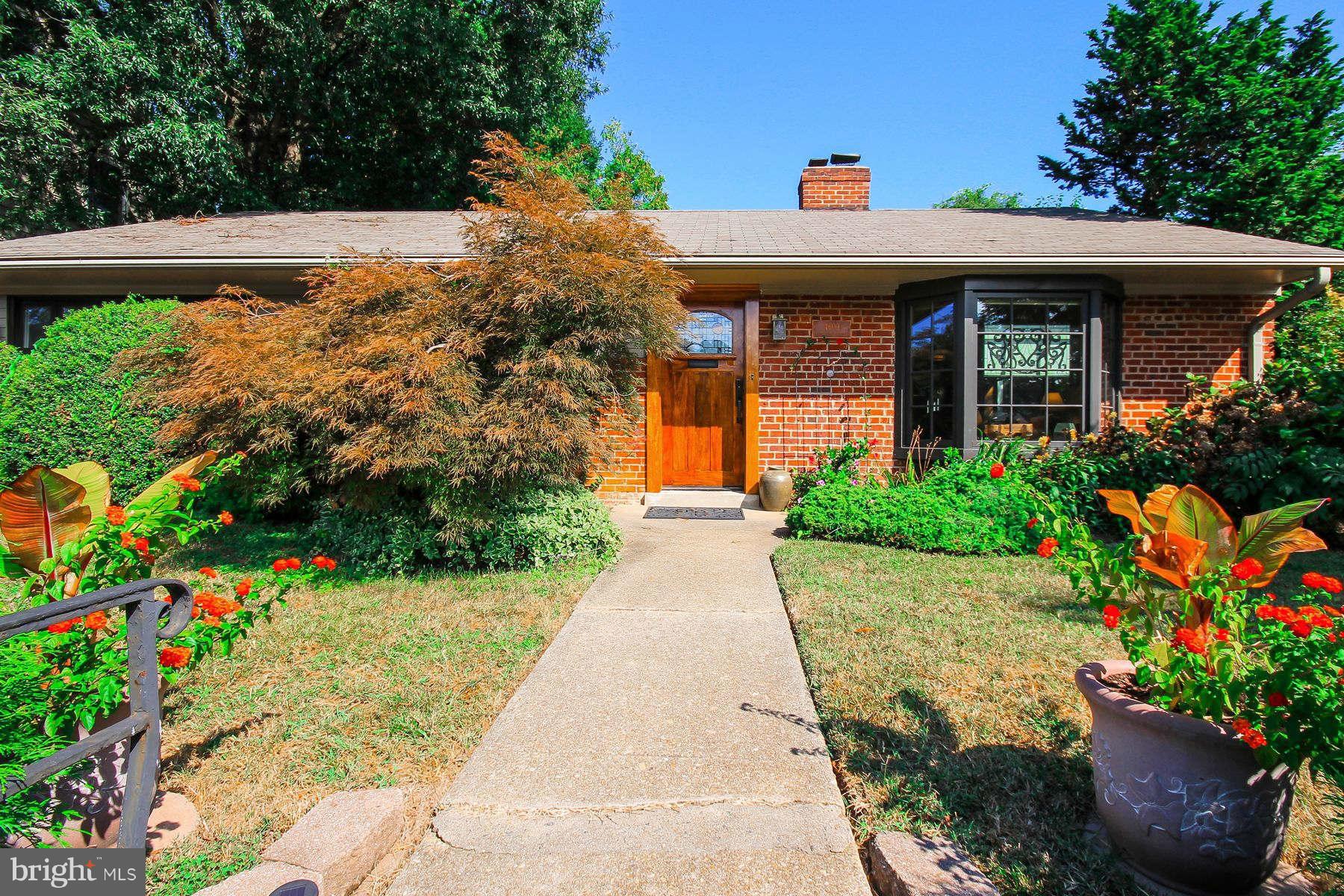 4609 19th Road North Arlington, VA 22207 - Photo 2 of 25 Brick Construction