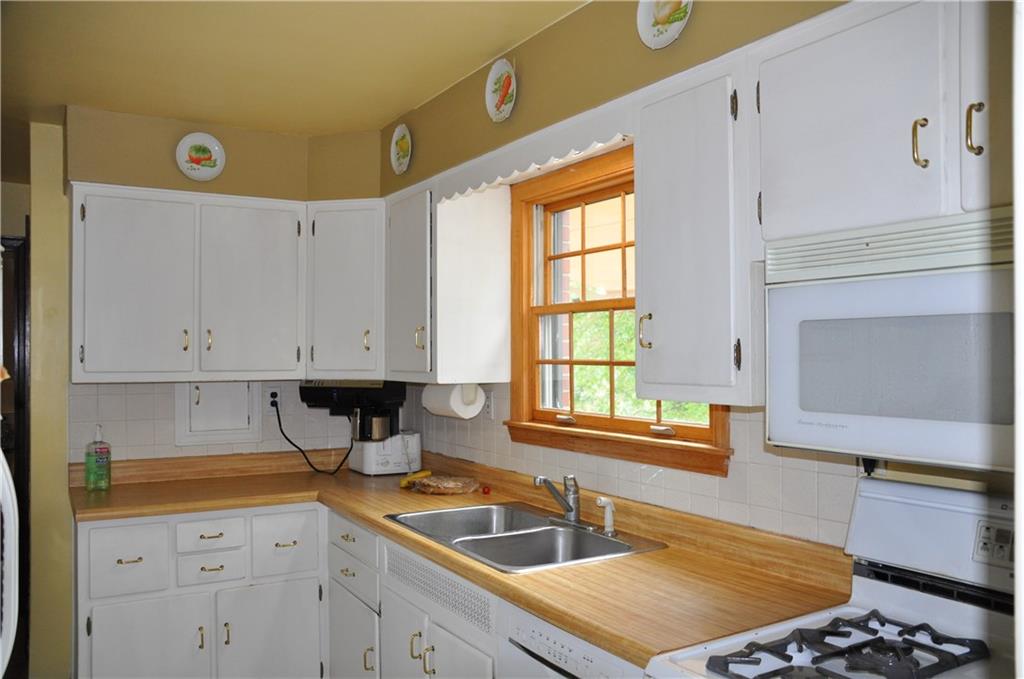 733 Greenlee Road Pittsburgh, PA 15227 - Photo 12 of 21 Gallery Image 12