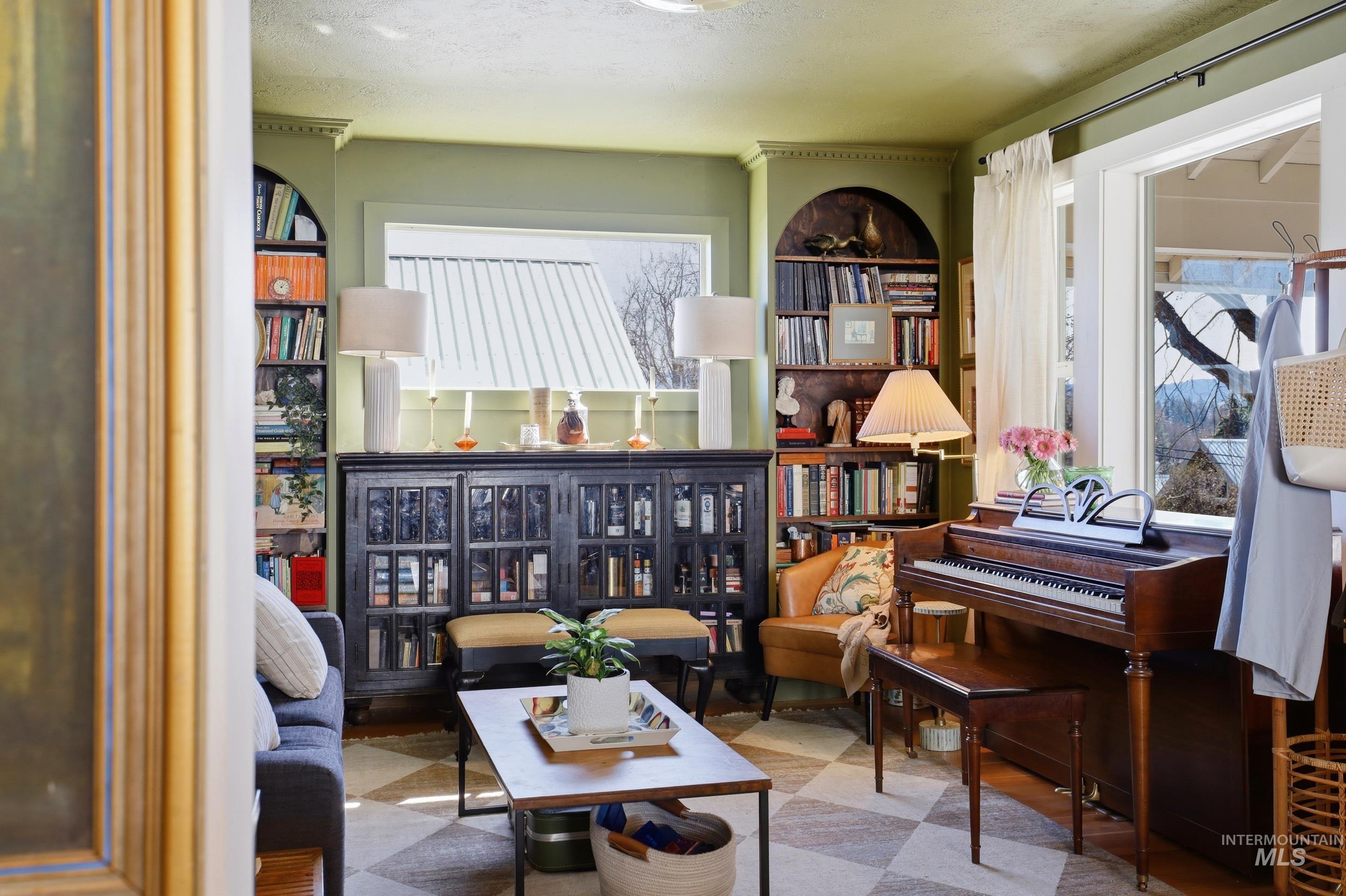725 Elm Street Potlatch, ID 83855 - Photo 8 of 50 Living area featuring a textured ceiling