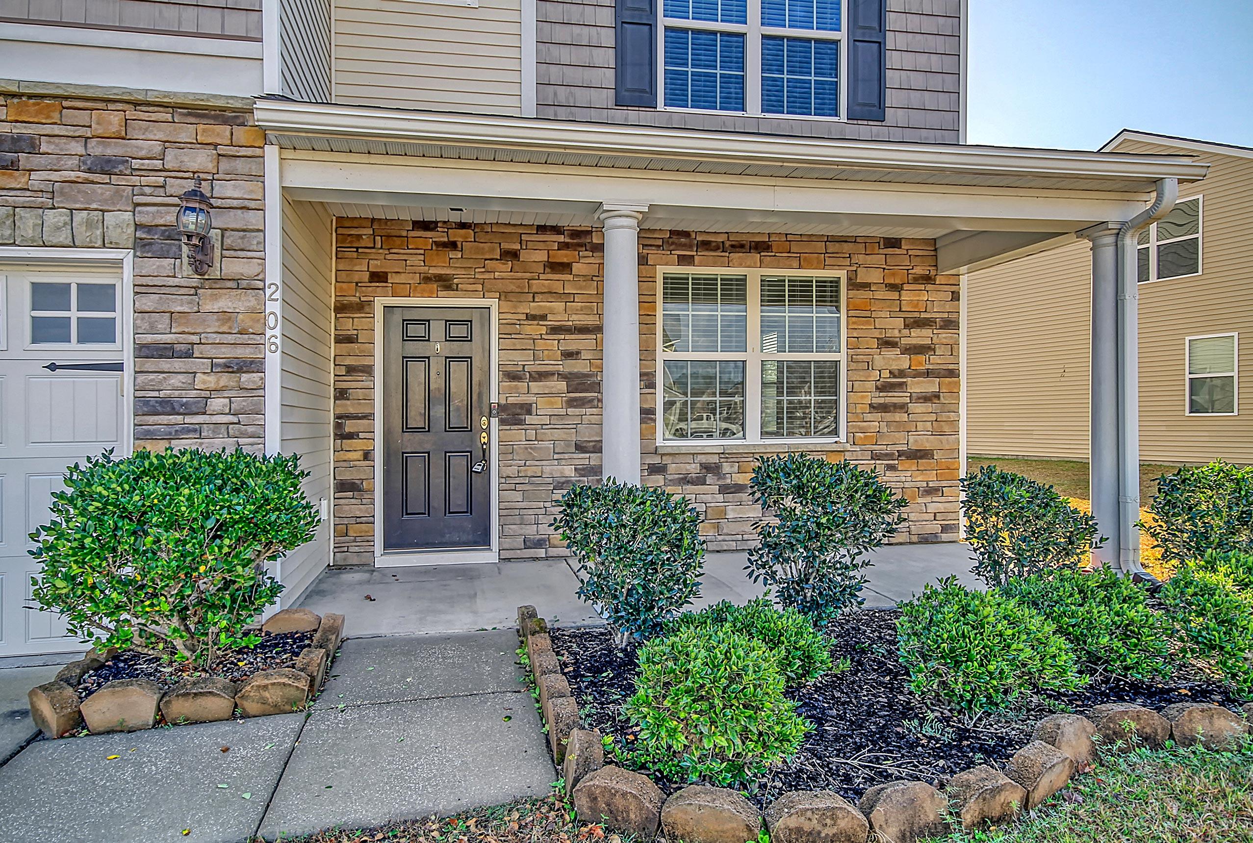 206 Decatur Drive Summerville, SC 29486 - Photo 4 of 40 CREM_206 Decatur_005
