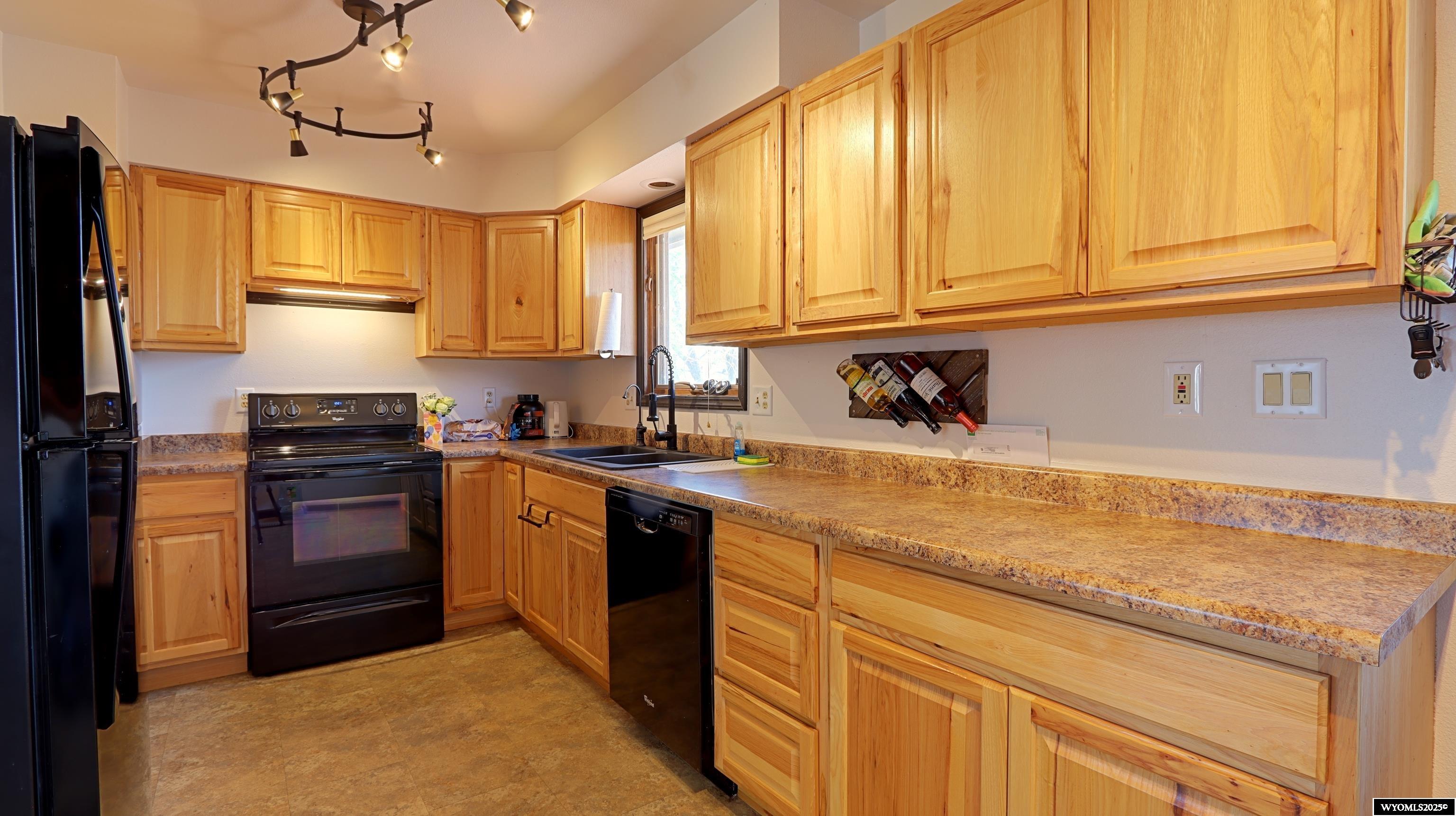 2111 East 24th Street Casper, WY 82601 - Photo 5 of 23