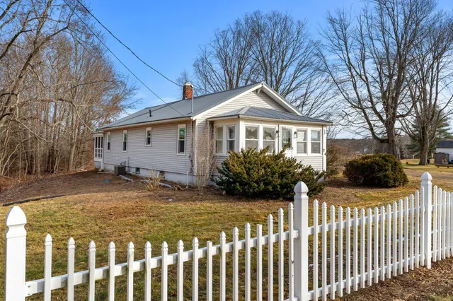 $549,900 | 74 College Road, Stratham, NH 03885