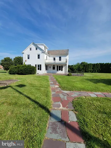 $2,200 | 1022 Gravel Pike, Palm, PA 18070