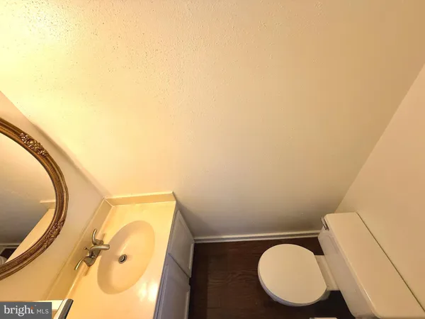 $2,500 | 5726 Edgewater Oak Court, Burke, VA 22015