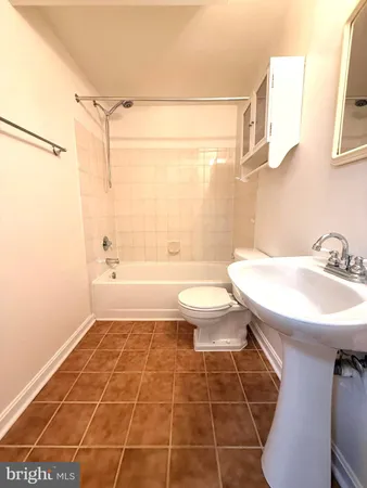 $2,500 | 5726 Edgewater Oak Court, Burke, VA 22015