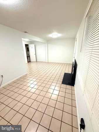 $2,500 | 5726 Edgewater Oak Court, Burke, VA 22015