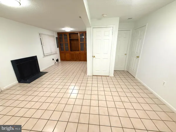 $2,500 | 5726 Edgewater Oak Court, Burke, VA 22015