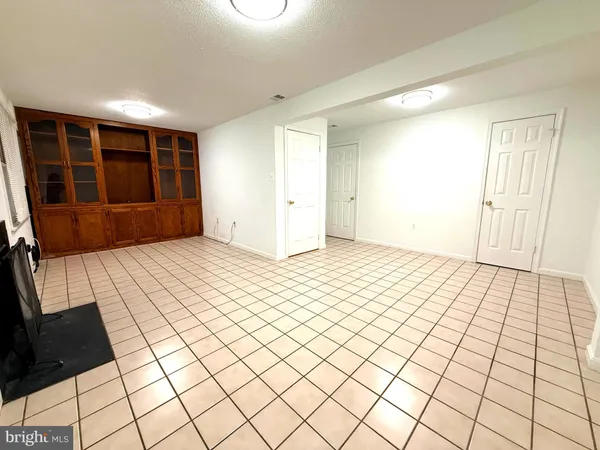 $2,500 | 5726 Edgewater Oak Court, Burke, VA 22015