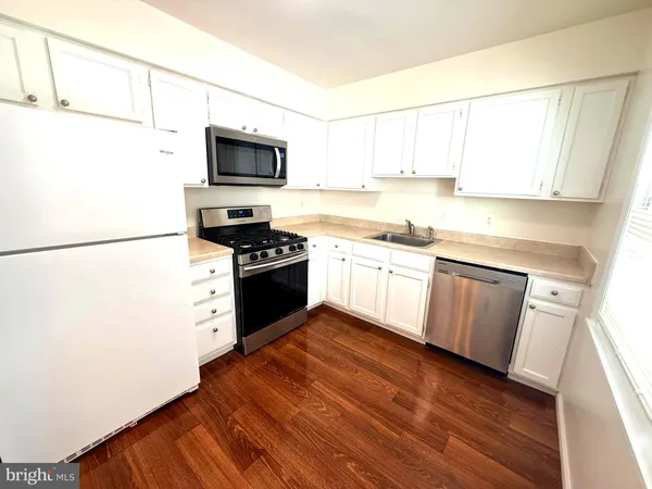 $2,500 | 5726 Edgewater Oak Court, Burke, VA 22015