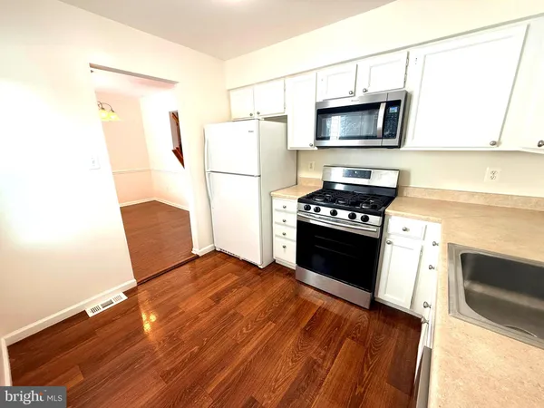 $2,500 | 5726 Edgewater Oak Court, Burke, VA 22015