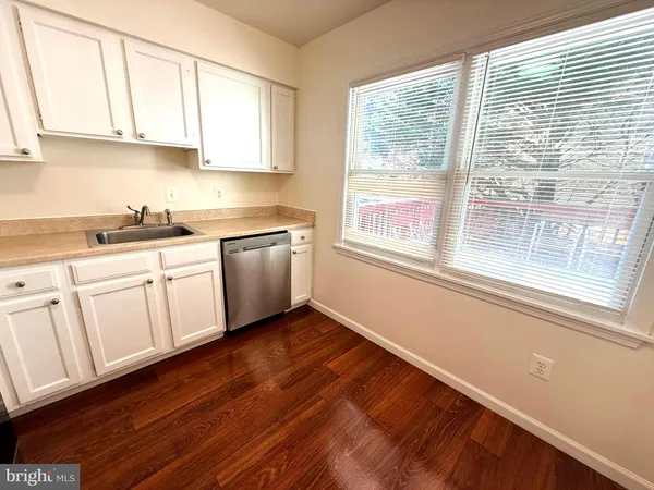 $2,500 | 5726 Edgewater Oak Court, Burke, VA 22015