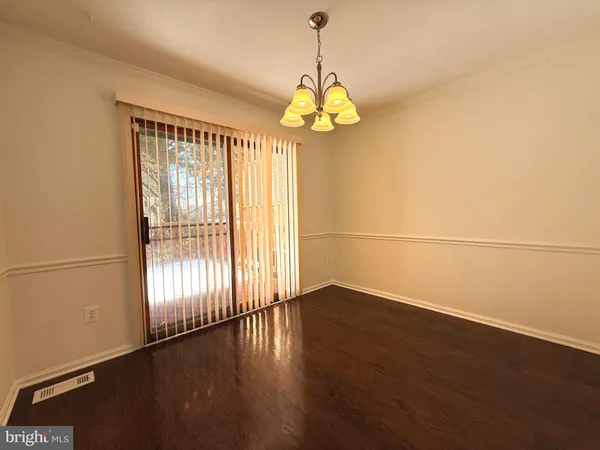 $2,500 | 5726 Edgewater Oak Court, Burke, VA 22015