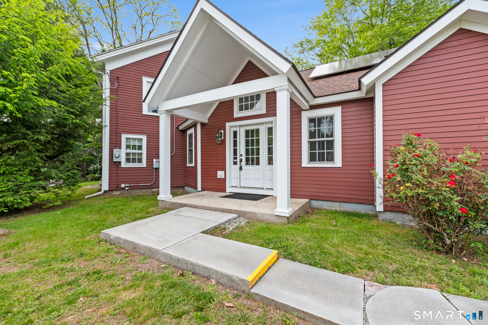 539 Hopewell Road Glastonbury, CT 06033 - Photo 5 of 38