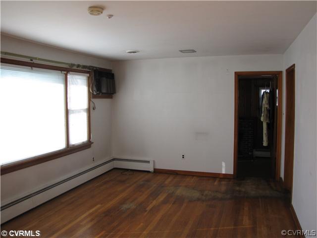 303 Meadowspring Road Richmond, VA 23223 - Photo 3 of 10 Living Room