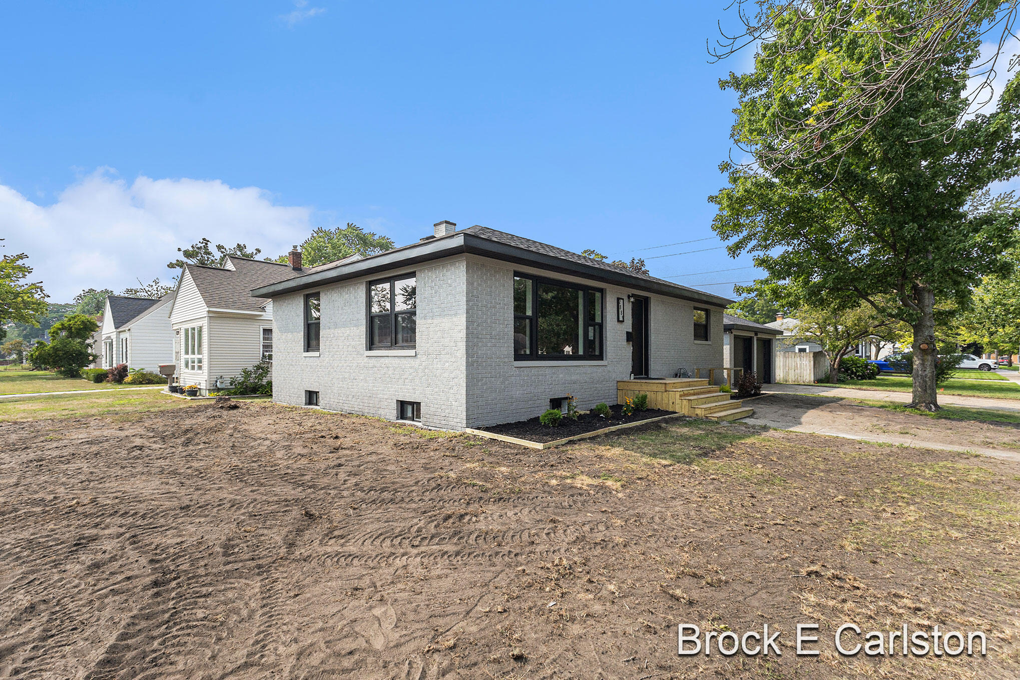2883 Dawes Road Muskegon, MI 49441 - Photo 4 of 35 IMG_9388