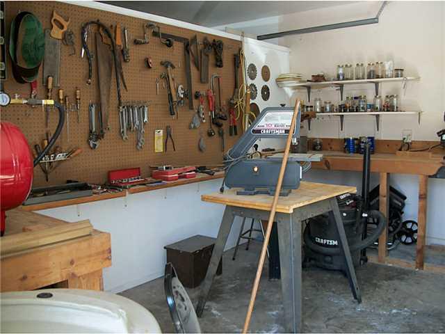 6940 Southeast Lillian Court Stuart, FL 34997 - Photo 25 of 25 a room with musical instruments