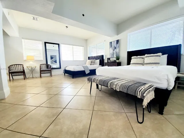 $20,000 | 302 Balboa Street, Hollywood, FL 33019