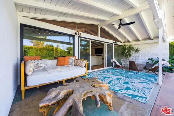 $8,500 | 22428 Victory Boulevard, Woodland Hills, CA 91367