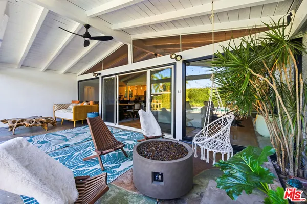 $8,500 | 22428 Victory Boulevard, Woodland Hills, CA 91367