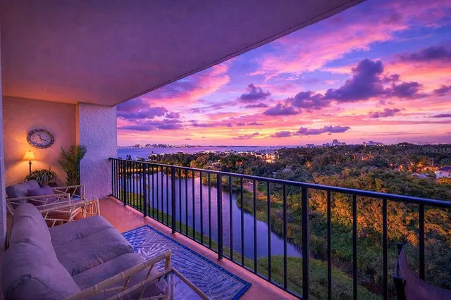 $339,000 | 220 Belleview Boulevard, Unit 804, Belleair, FL 33756