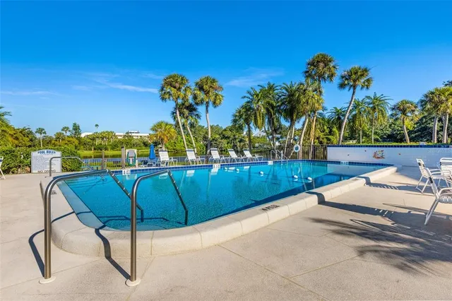 $339,000 | 220 Belleview Boulevard, Unit 804, Belleair, FL 33756