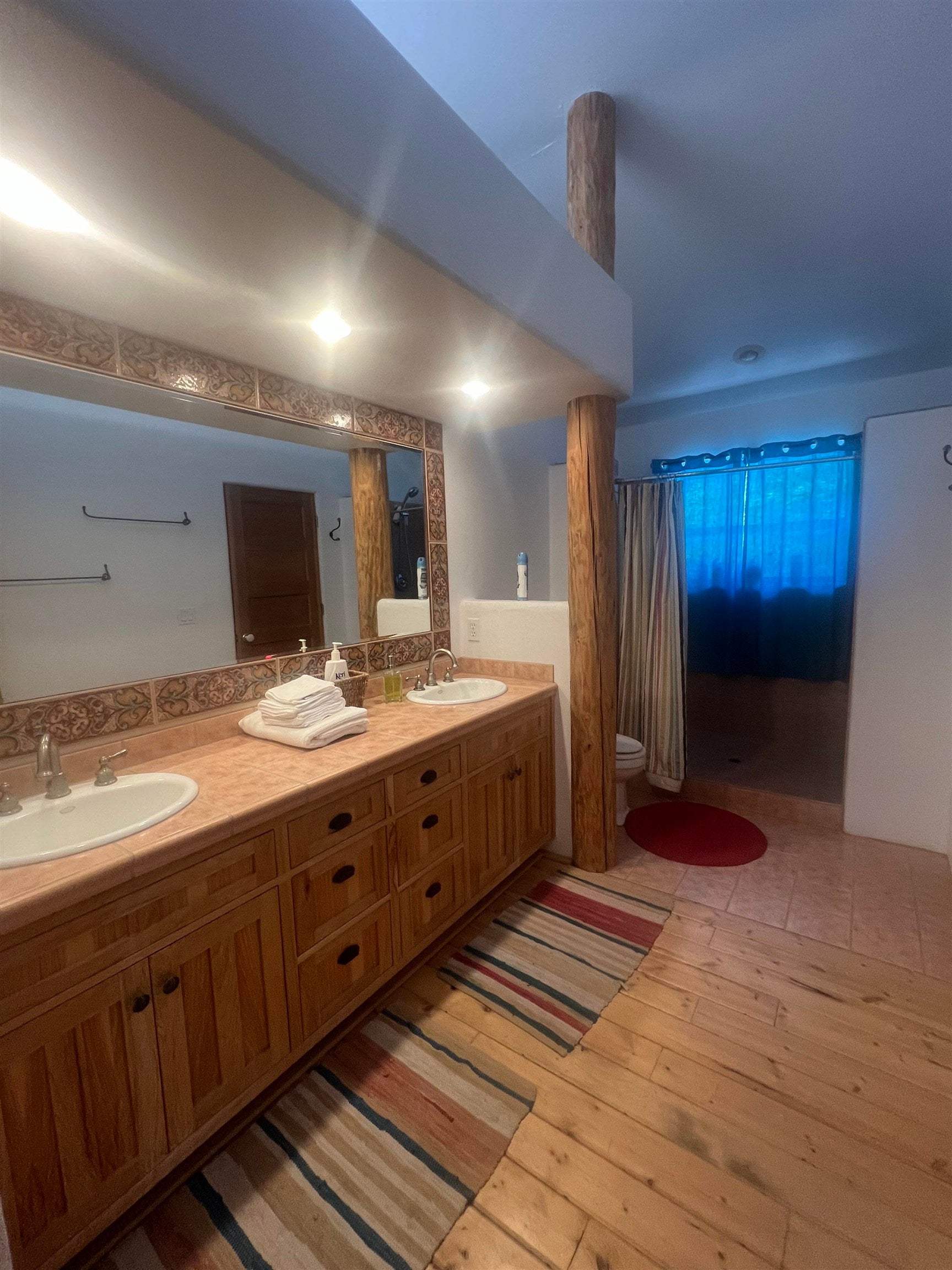 700 North Old Stage Road Mount Shasta, CA 96067 - Photo 3 of 23 Gallery Image 3