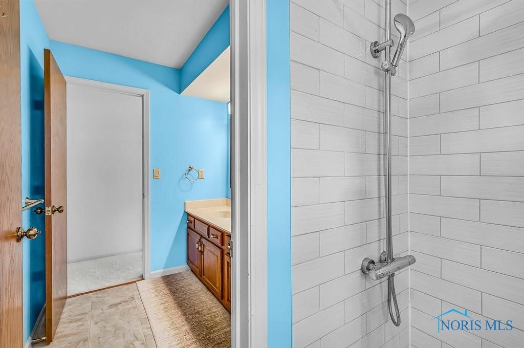 2709 Derby Road Toledo, OH 43615 - Photo 41 of 48 Additional Full Bath Up