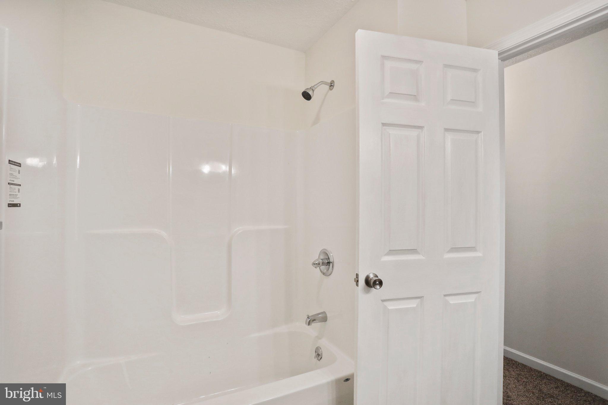794 Forest Road Chambersburg, PA 17202 - Photo 15 of 33 Hallway Full bath