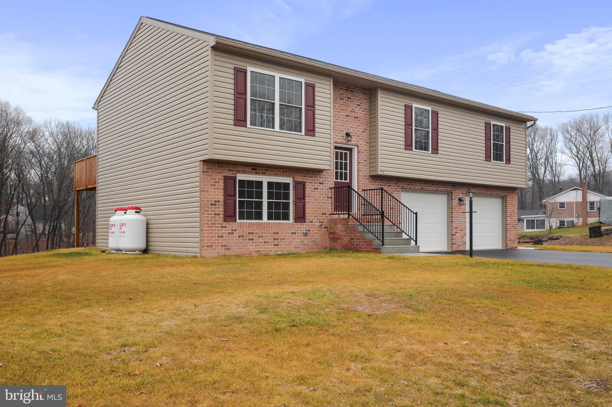 794 Forest Road Chambersburg, PA 17202 - Photo 2 of 33 left side