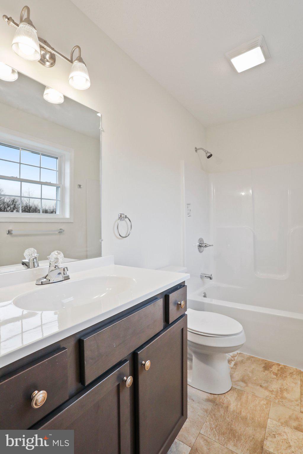 794 Forest Road Chambersburg, PA 17202 - Photo 21 of 33 primary full bathroom