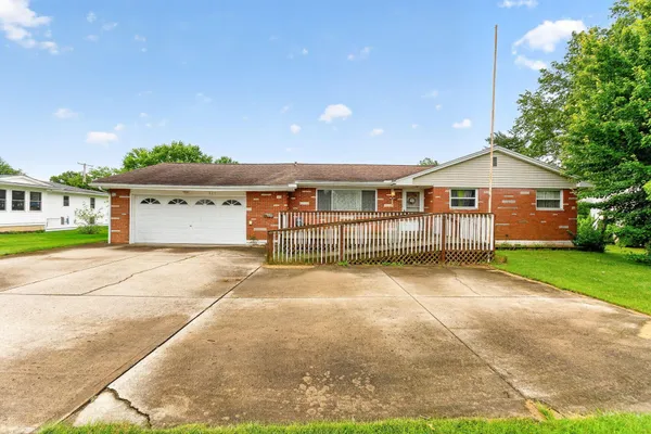 $299,900 | 925 Collins Avenue, Marysville, OH 43040